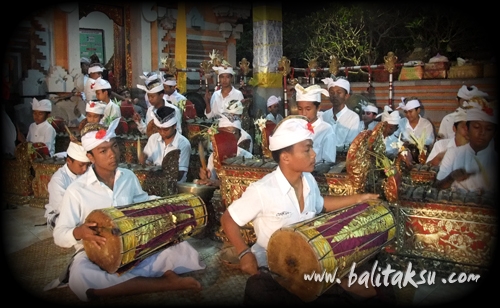 Rejang Dewa Br.Kalah Pura Catur Bhuana