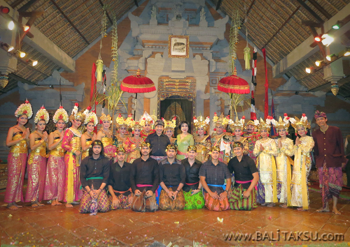 Guruh Soekarno Appeared in the Performance Venue 