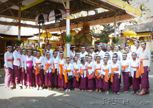 KUNINGAN Pura Dalem Gede Temple Peliatan Village:Apr 2017 