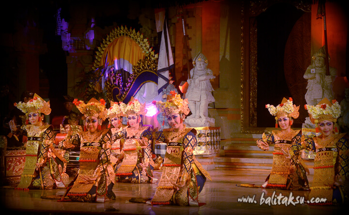 Legong Sri Padma Dance 