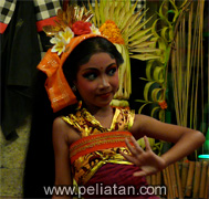 Tari Nyampat Dance