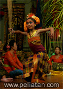 Tari Nyampat Dance