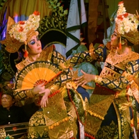 レゴン・スリ・パドマ舞踊　Legong Sri Padma　演奏：デウィ・スリ楽団　Dewi Sri