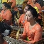 Seka Gong Wanita Gurnita Sekar Sari Br.Kalah Peliatan Ubud (female group)